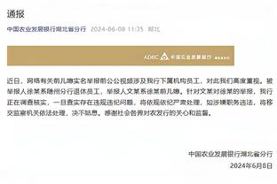 记者：巴萨今日进行公开训练&罗克出席，5542名球迷入场观看